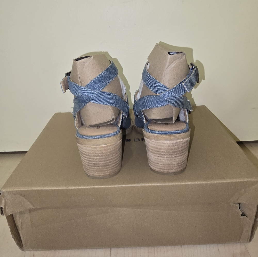 New In Box Lucky Brand Winola Ankle Strap Shooties Size:  6 - Picture 11 of 12